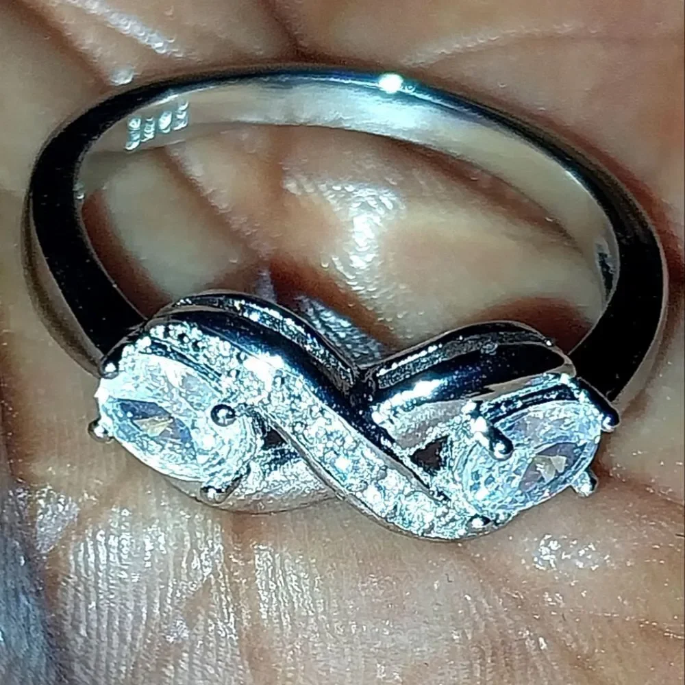 Ladies 925 Elegant Sterling Silver Infinity Ring Sz 9
